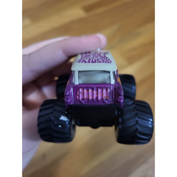 Hot Wheels Monster Jam Scooby-Doo Mystery Machine Purple Monster Truck 1:64 - Picture 9 of 14